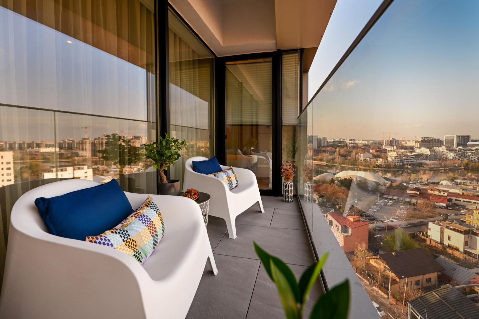 One Verdi Park Exclusive Apartments - Panoramic View & Private Parking Бухарест Экстерьер фото
