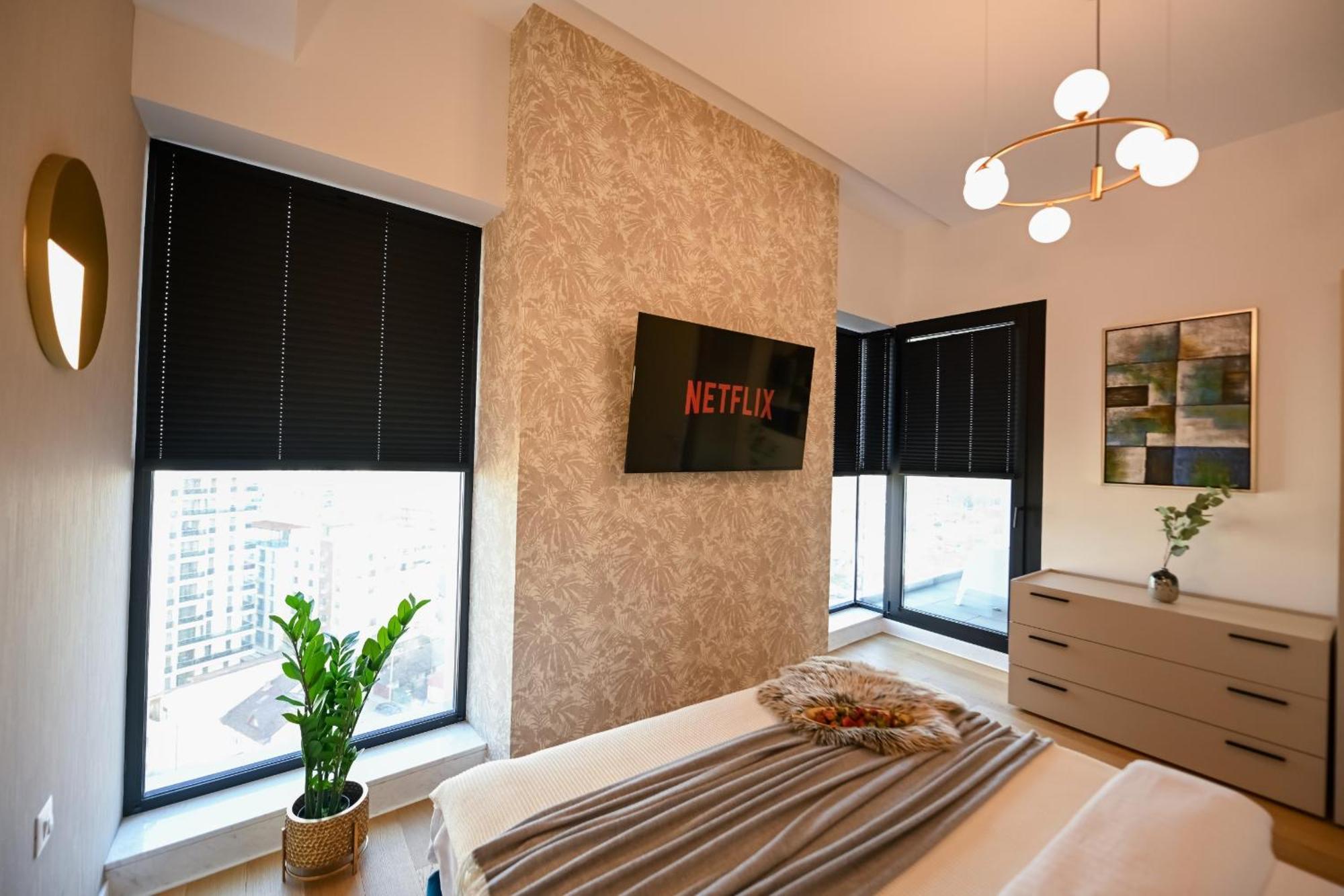 One Verdi Park Exclusive Apartments - Panoramic View & Private Parking Бухарест Номер фото