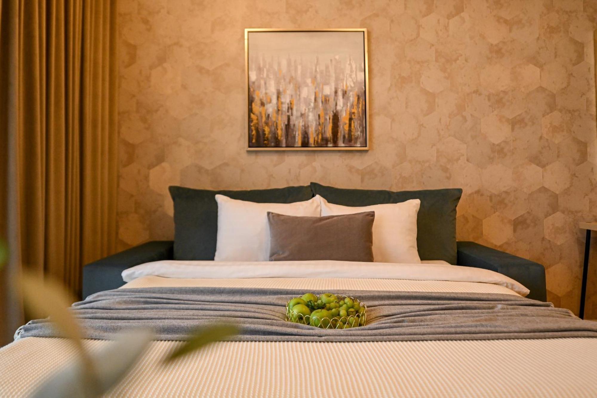 One Verdi Park Exclusive Apartments - Panoramic View & Private Parking Бухарест Номер фото