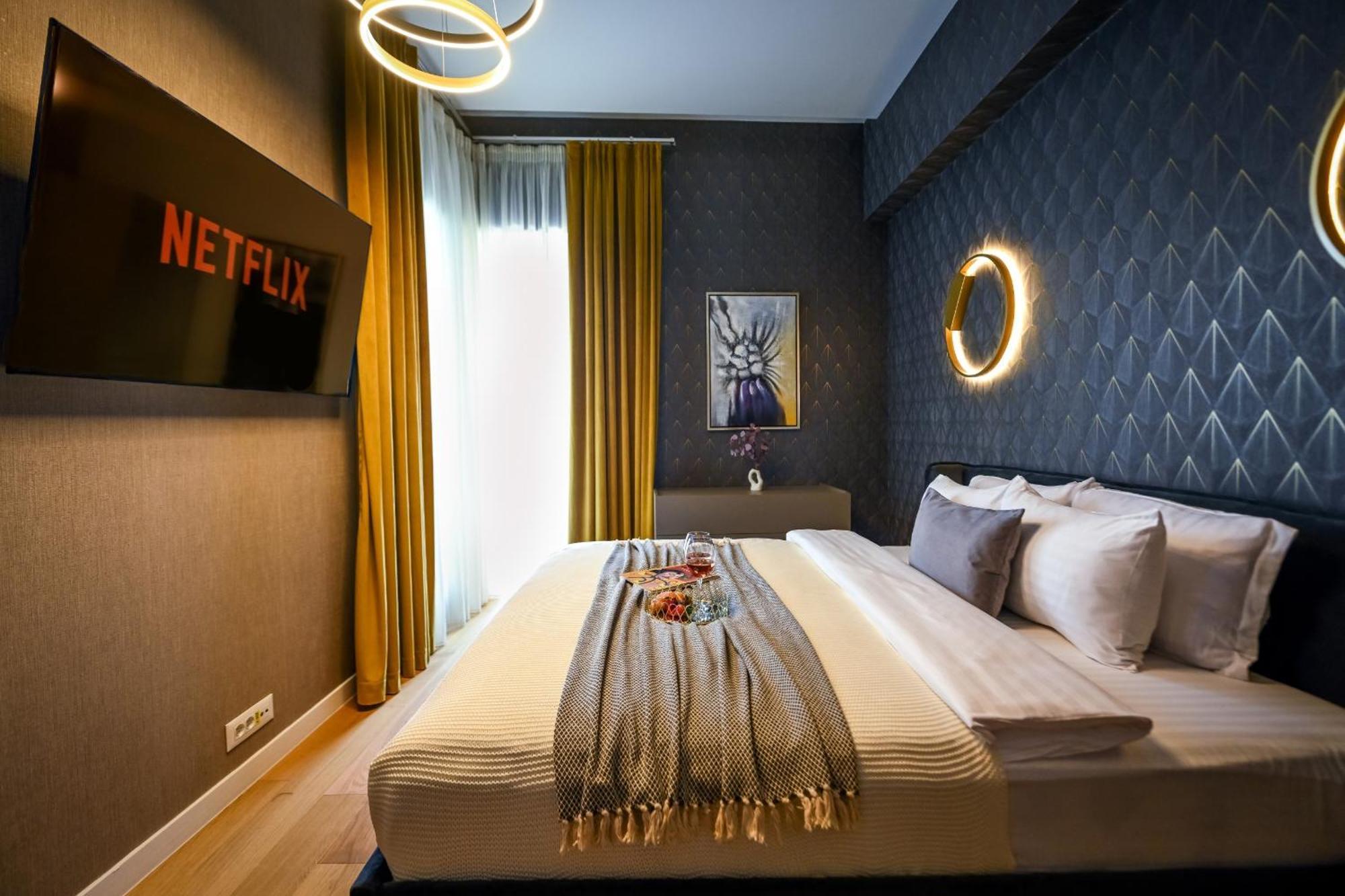 One Verdi Park Exclusive Apartments - Panoramic View & Private Parking Бухарест Номер фото
